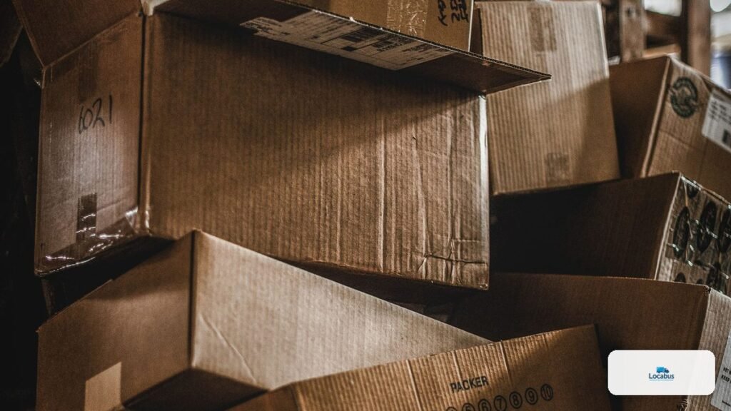 Cartons de récupération empilés